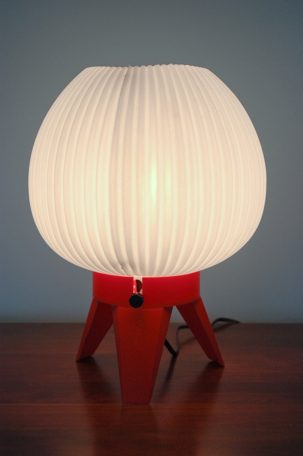 Retro Red-Orange Bedside Lamp