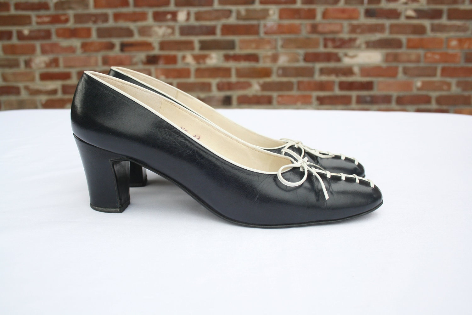 White Lace Up Vintage Navy Blue Pumps Size 6.5 by SteaminJunk