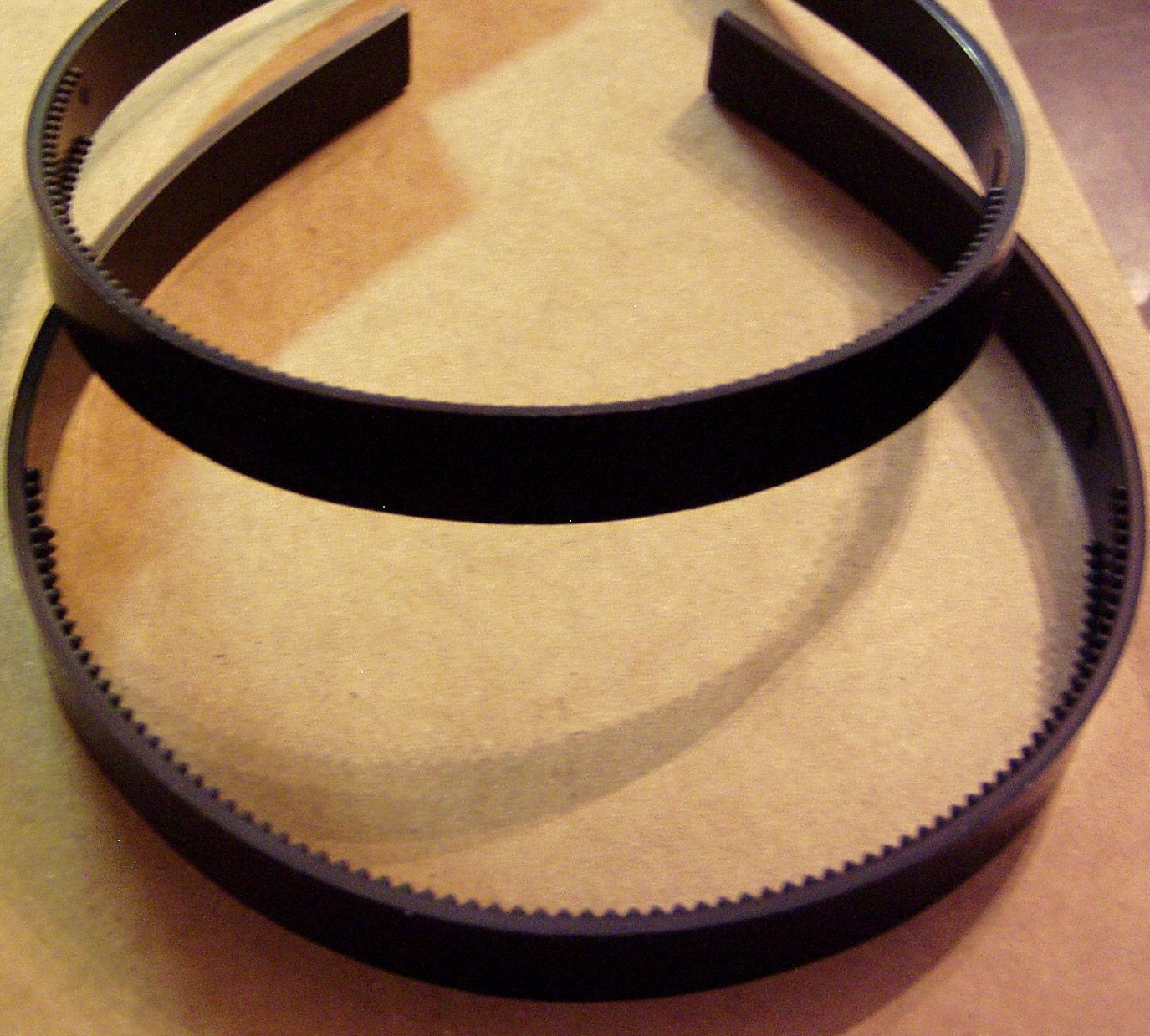 12 Black Plastic Headbands with Teeth 1/2 inch