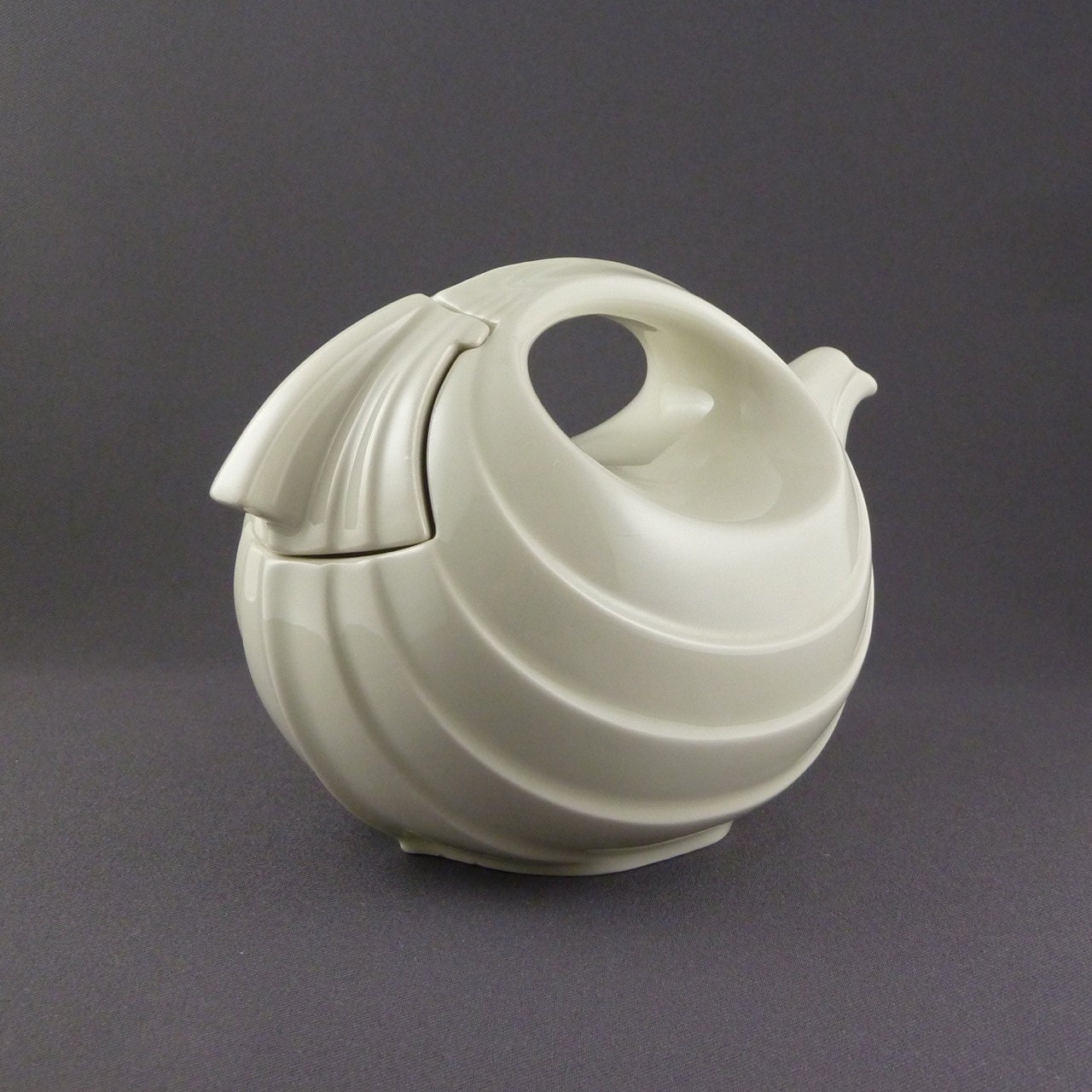 Hall China Rhythm teapot in white Form 1400 by PrairieDecArts