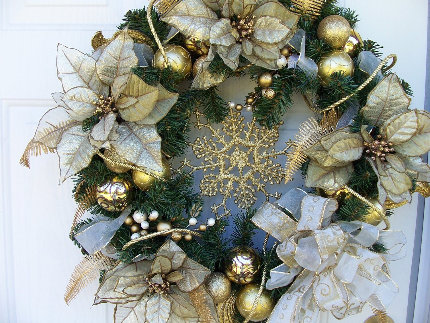 christmas wreath in gold and ivory christmas wreath in gold and ivory