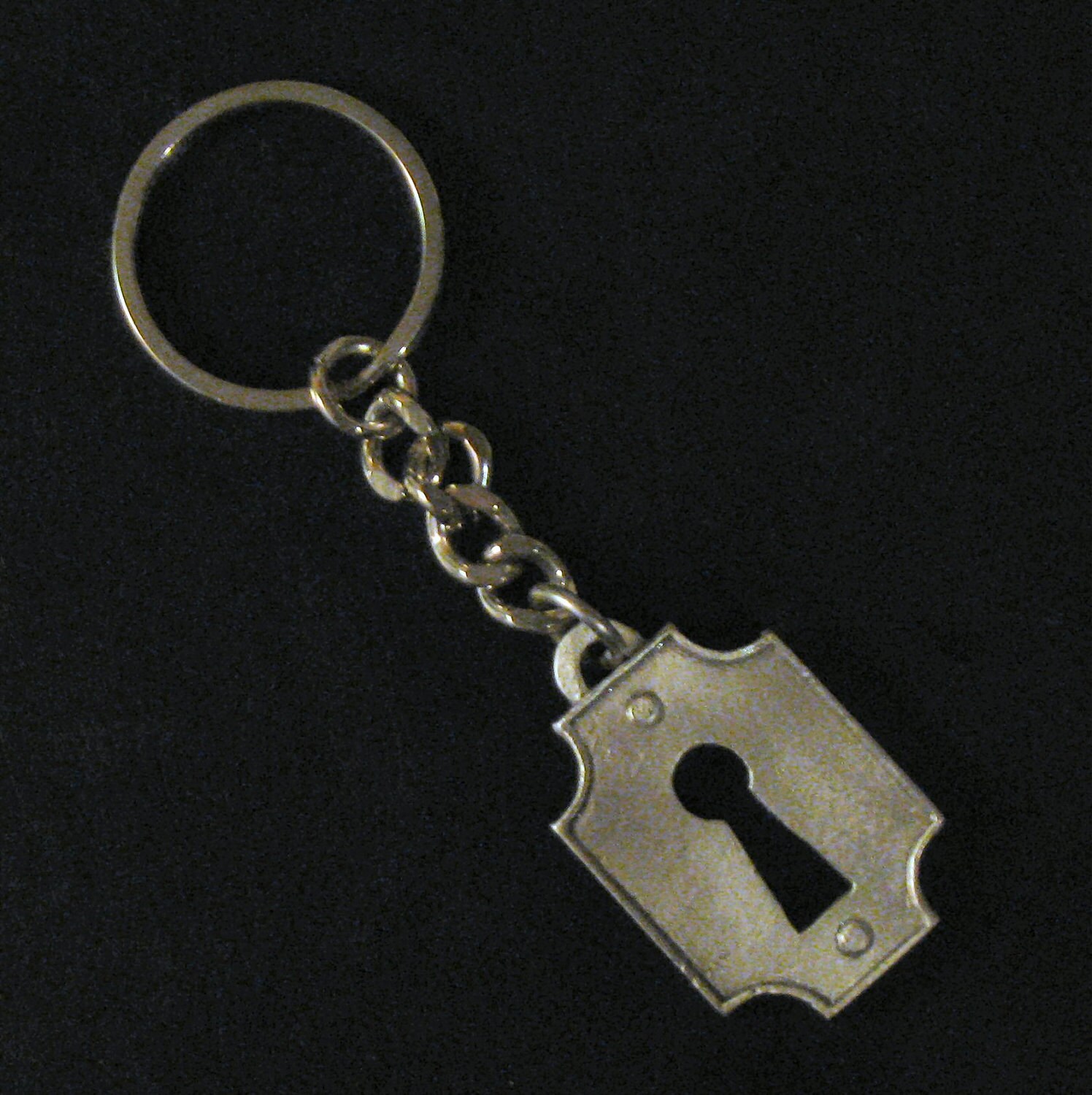 Key Chain Pewter Keyhole.