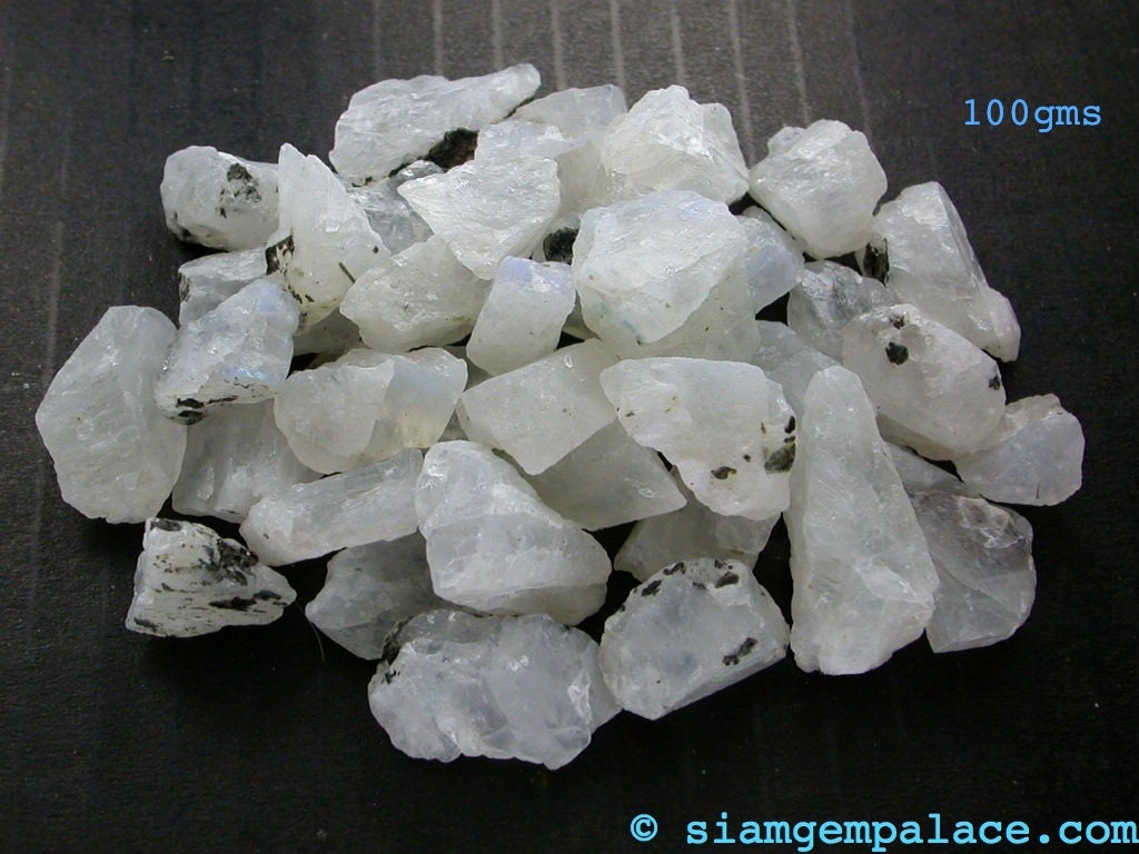 Blue MOONSTONE. ROUGH Opaque White 90 grams MS1141
