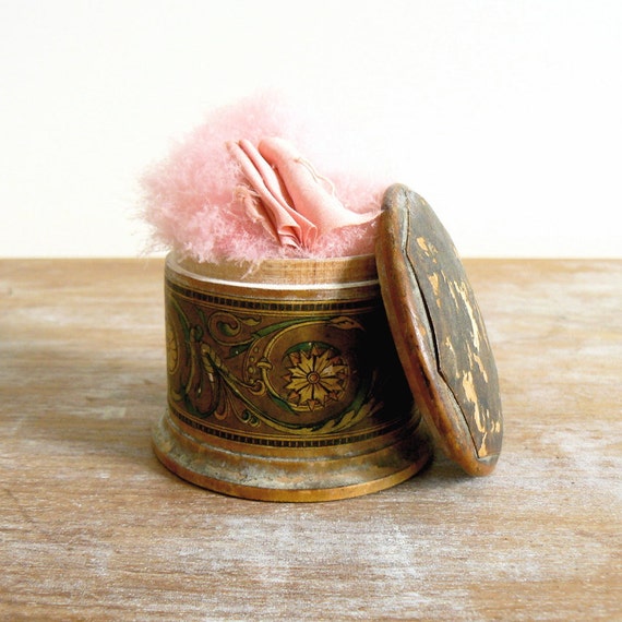 Vintage / Antique decorative powder puff pot with pink marabou
