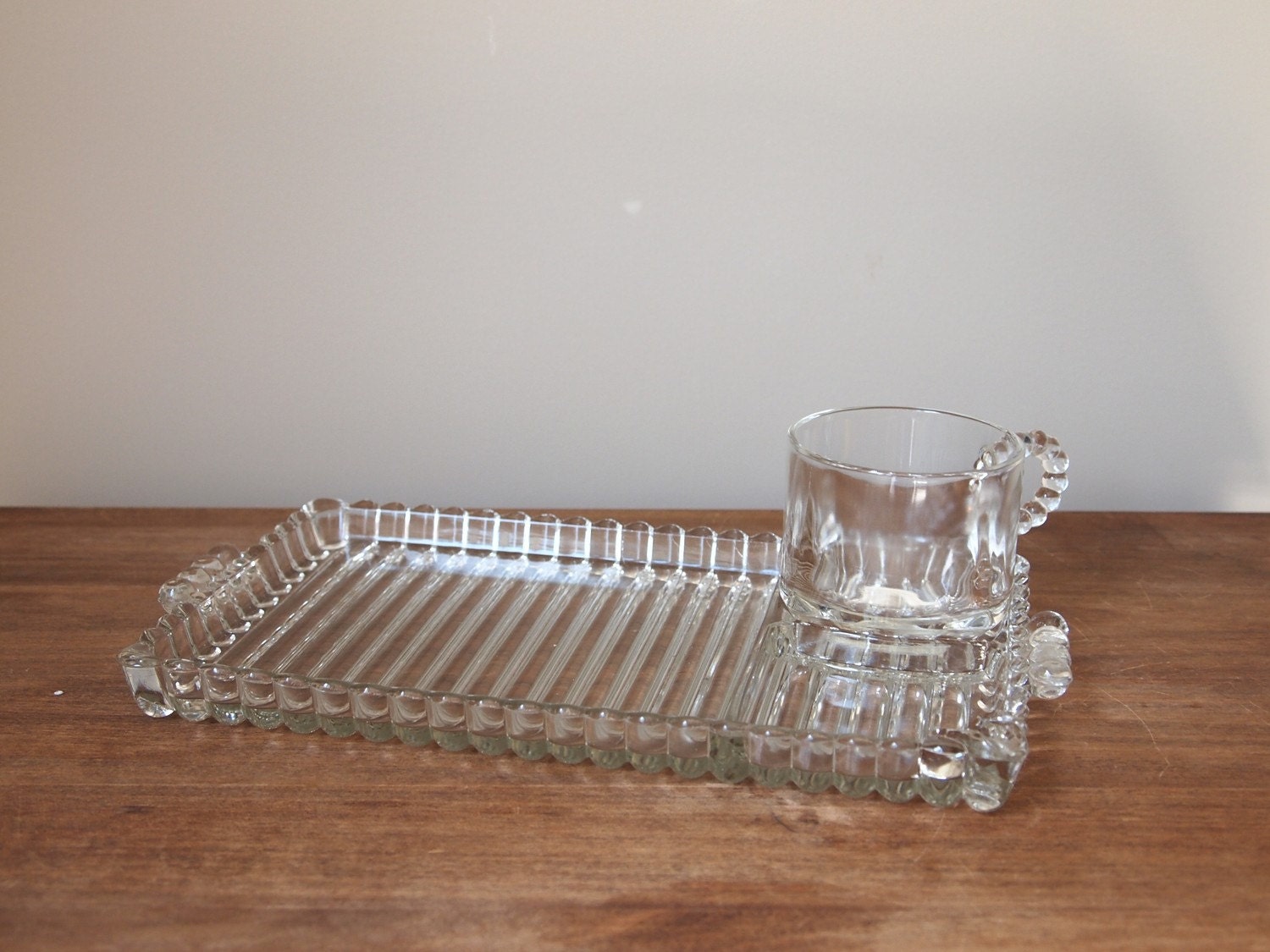 vintage snack set tray and cup Anchor Hocking party Berwick