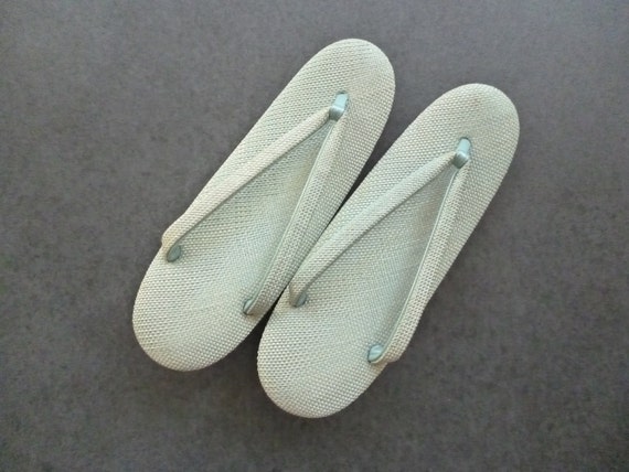 Japanese Zori sandal for women by kimonoredux on Etsy