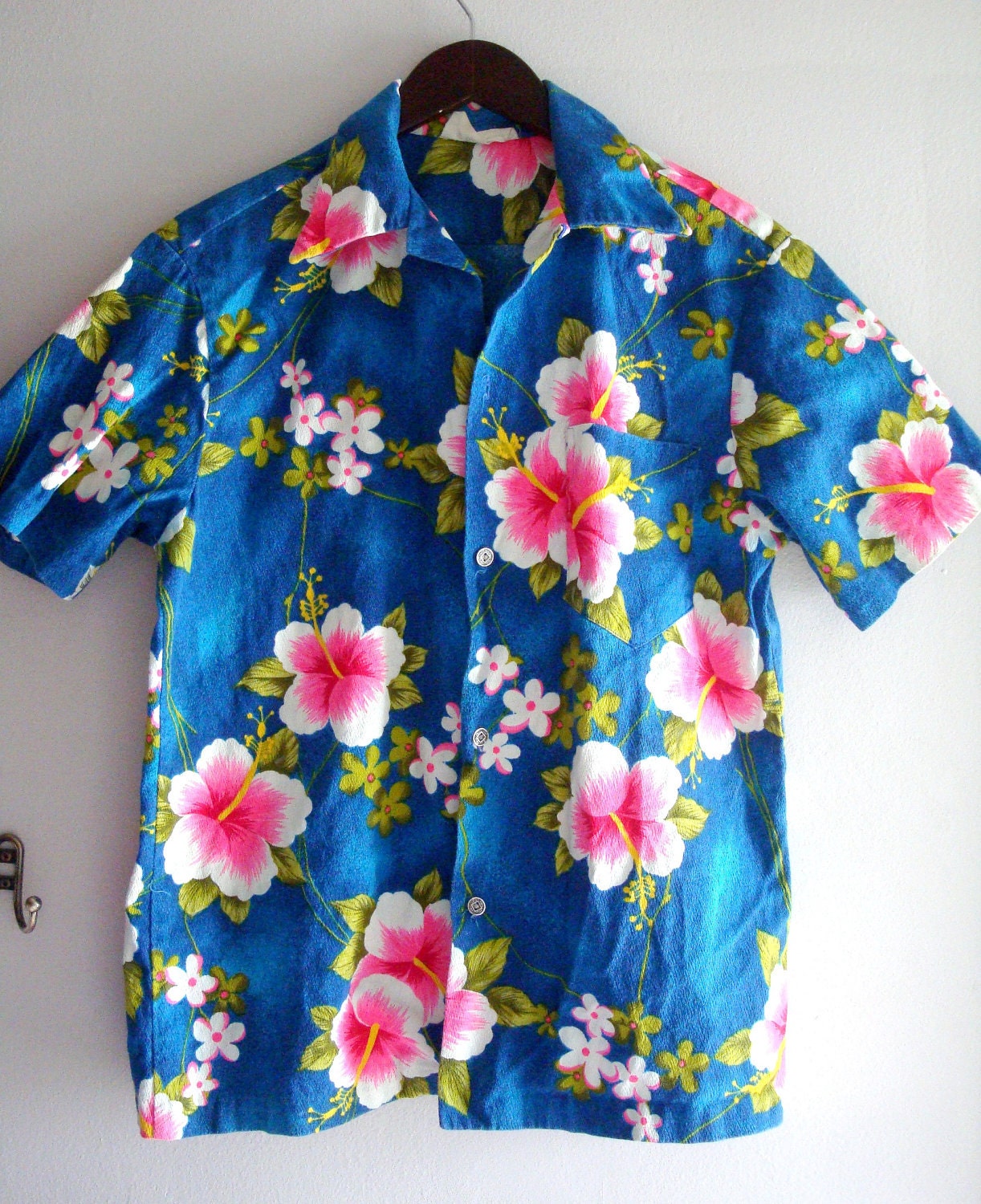 60s Blue Hawaiian Shirt Pink Hibiscus Flowers Medium Large