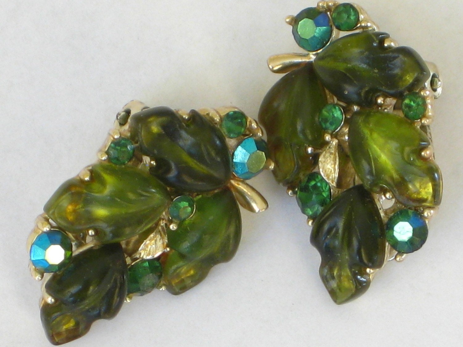 Lisner Earrings Green Leaves Mid Century Collectable