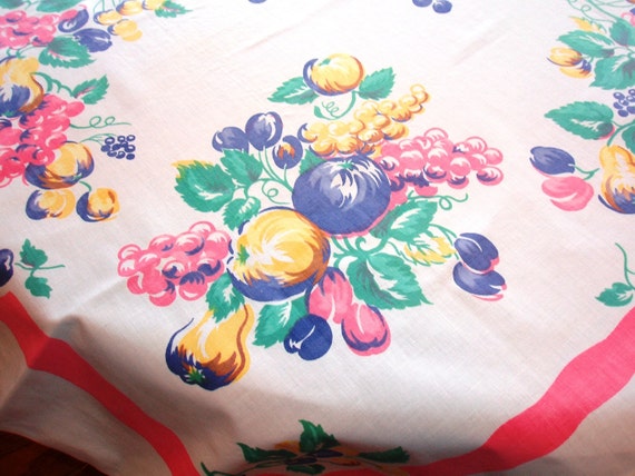 Pretty Vintage Cotton Fruit Tablecloth with Grapes 1940s