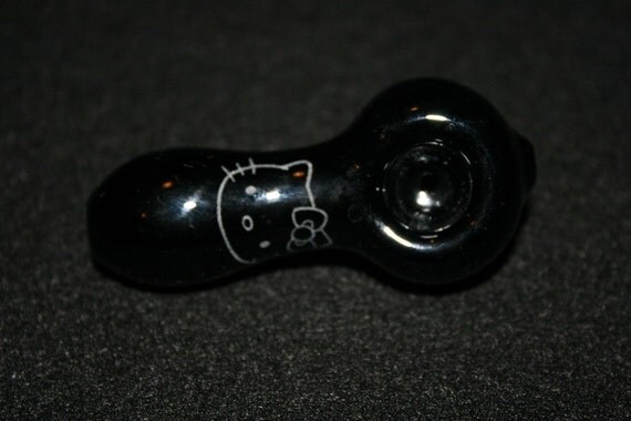 Black Hello Kitty Pipe 