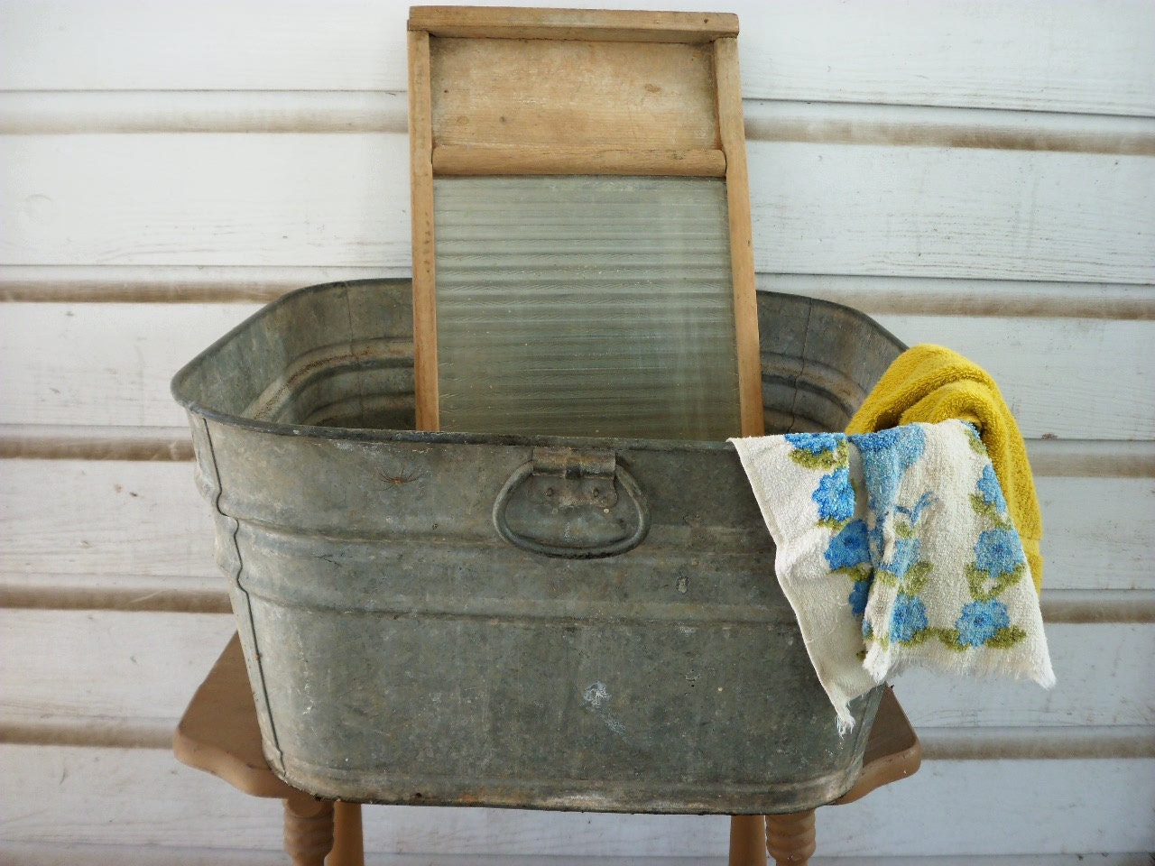 Glass washboard do laundry or repurpose it