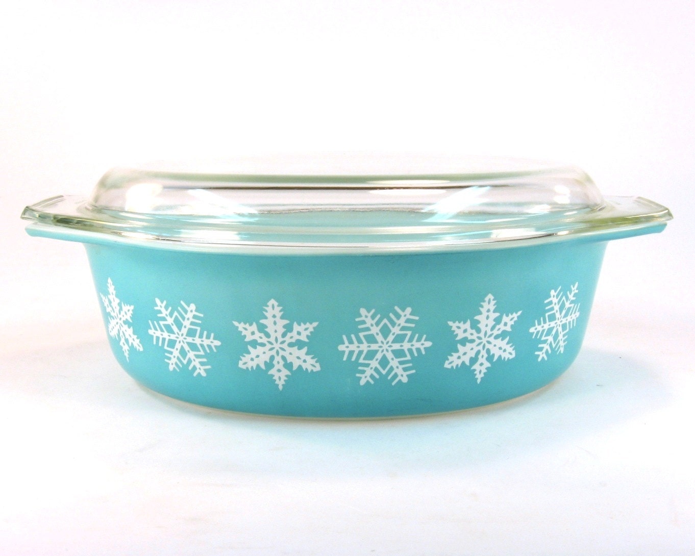 Snowflake casserole dish