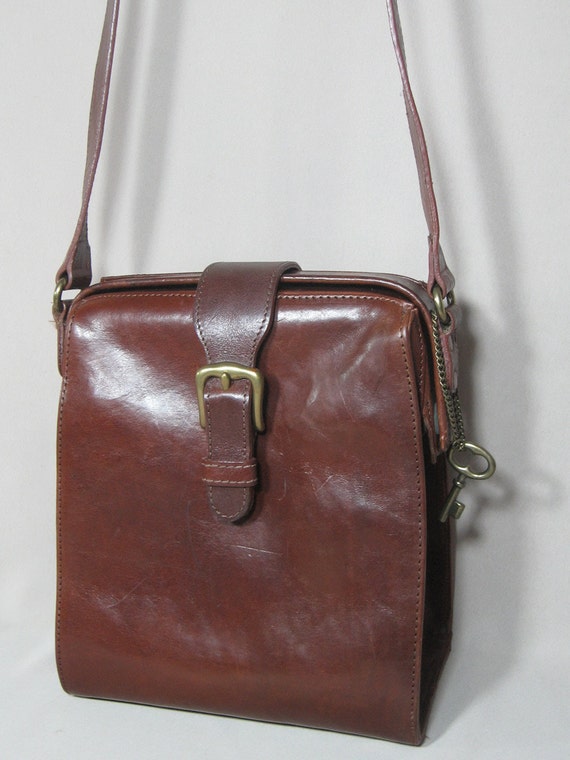 Vintage FOSSIL Brown Leather Crossbody BUCKET Bag by prairiefaith