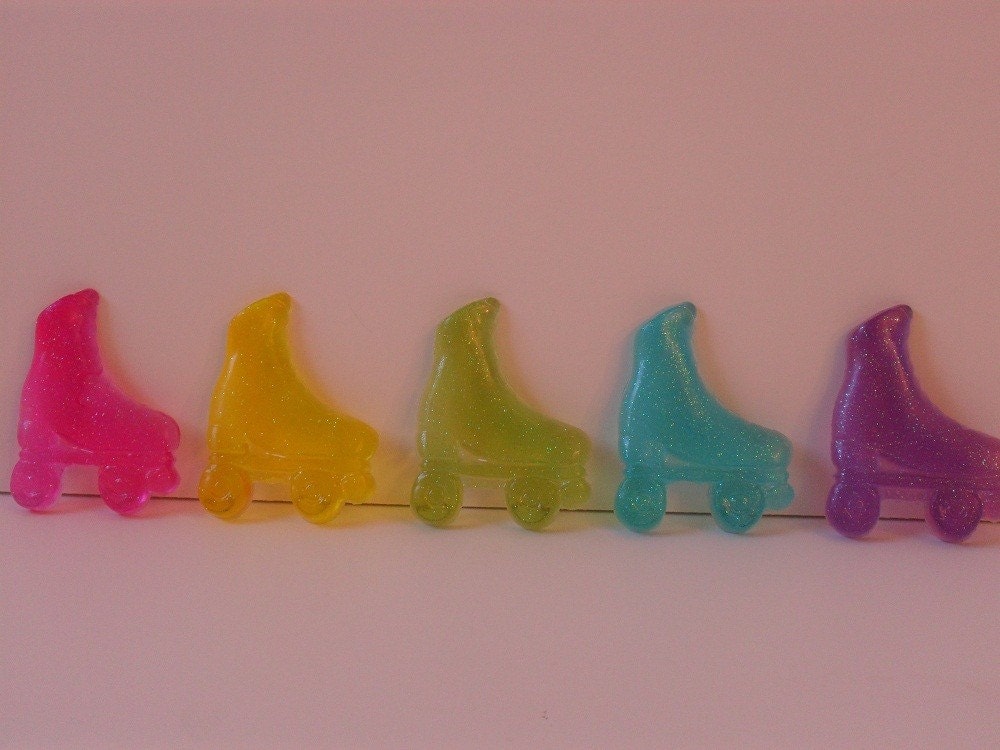 LET'S GO ROLLER SKATING Party or Shower Favors 2 Per