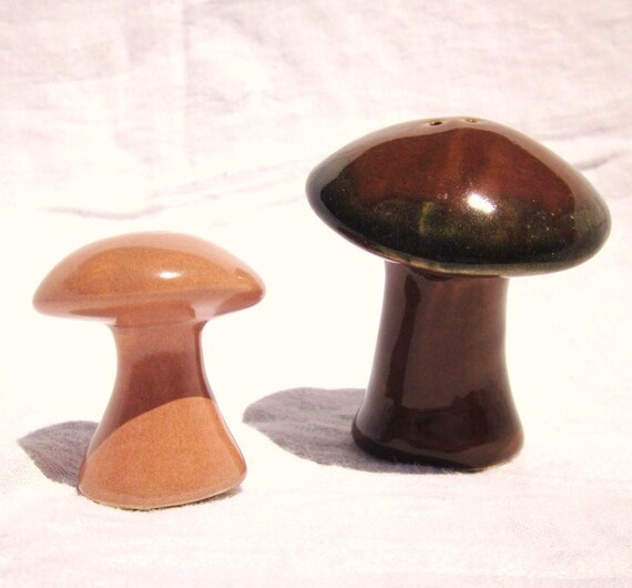 Mushroom Salt And Pepper Shakers Vintage by jarmfarm on Etsy