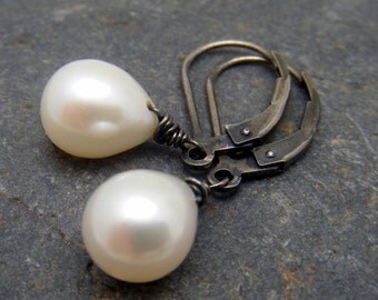 Creamy White Pearl Earrings - Winter Wedding - Bridal Earrings, Bijoux de Mariage, Pearl Drop, Junior Bridesmaid, Bride Jewelry