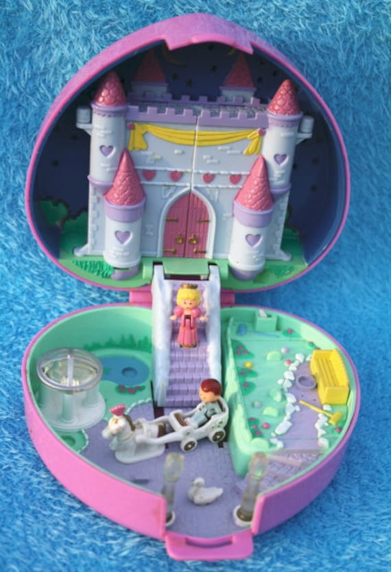 SALE........Polly Pocket Pink Heart..... STARLIGHT CASTLE