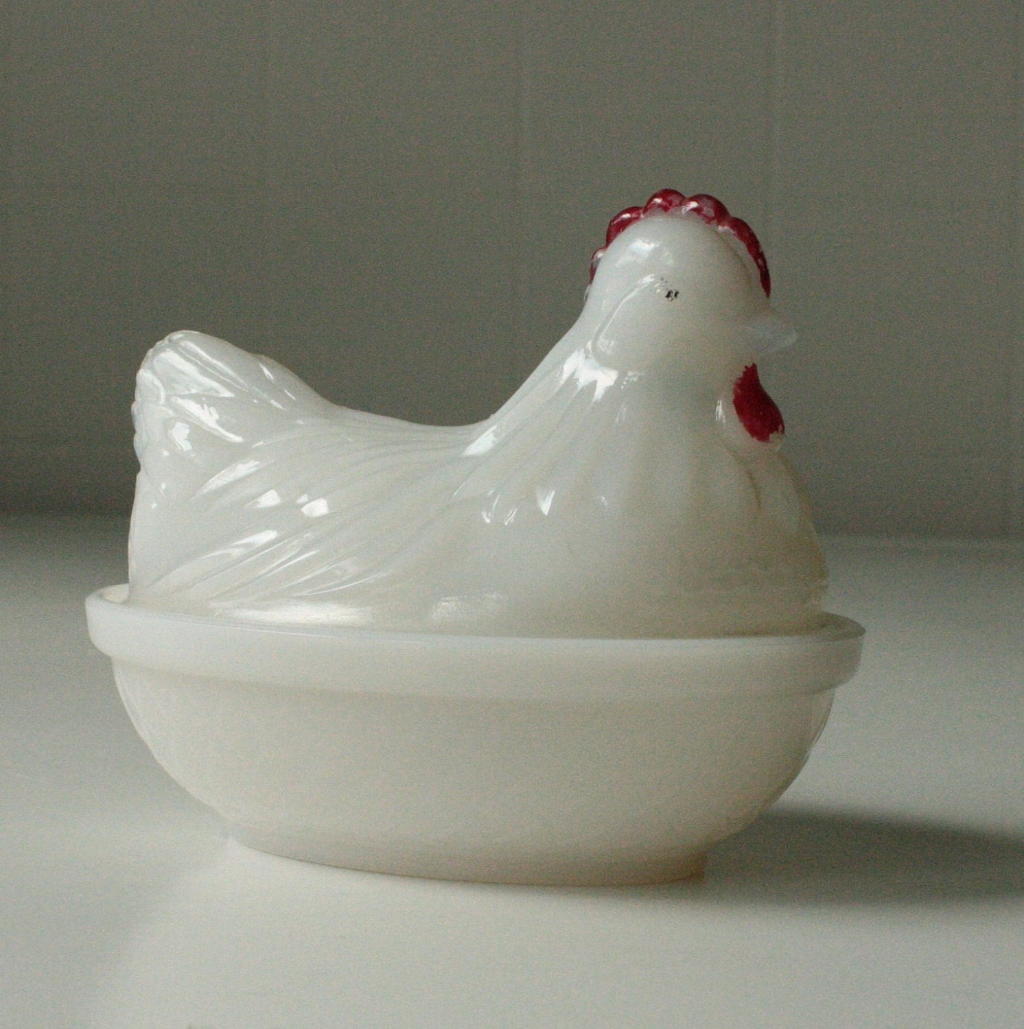 Vintage Milk Glass Mother Hen Chicken on Nest Dish