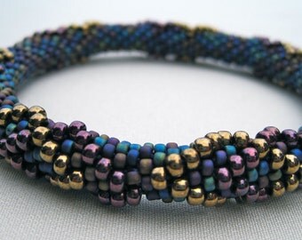 Bead Crochet Pattern: Overlapping Diamonds All On the Outside