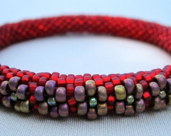 Bead Crochet Bangle Pattern: Flowers All On the Outside
