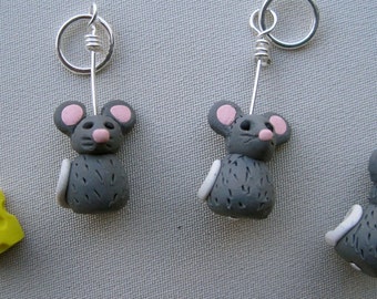 4 Mice and Cheese Stitch Markers: Little Grey Mice Knitting Stitch Markers