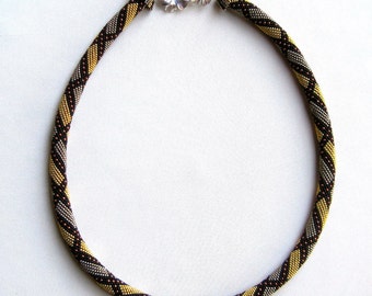 Bead Crochet Necklace Pattern: Broken Reverse Spiral Necklace