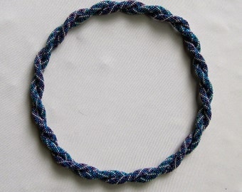 Bead Crochet Necklace Pattern: Infinity Intertwined Necklace