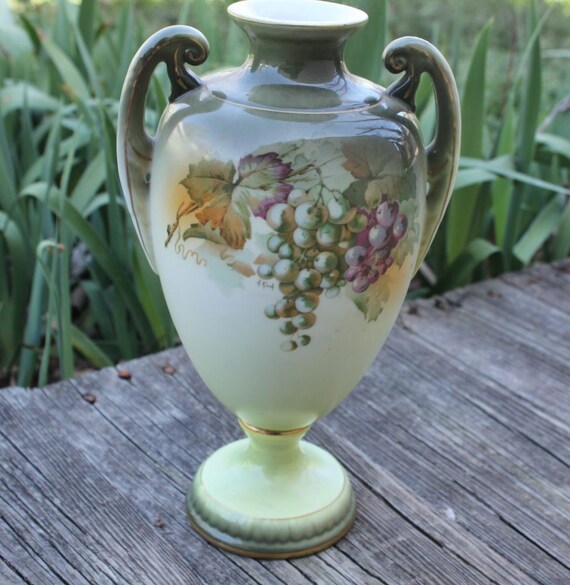 Andrea by Sadek Large Green Vase Grape Design