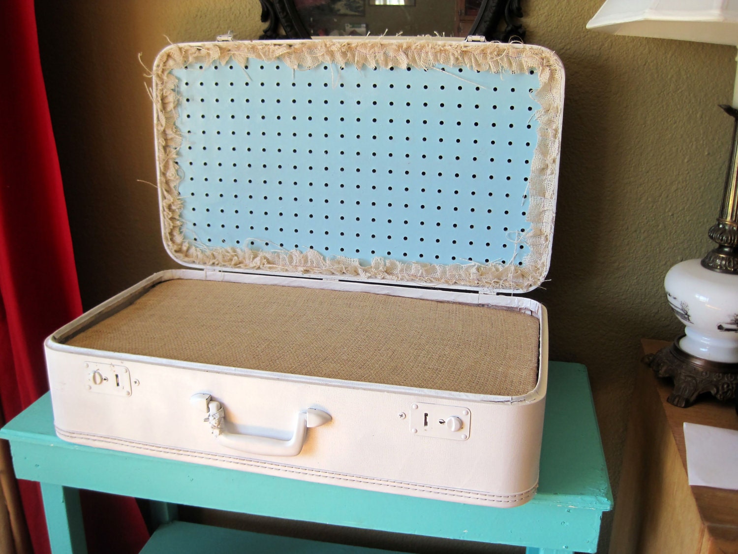 Vintage Suitcase Display 9