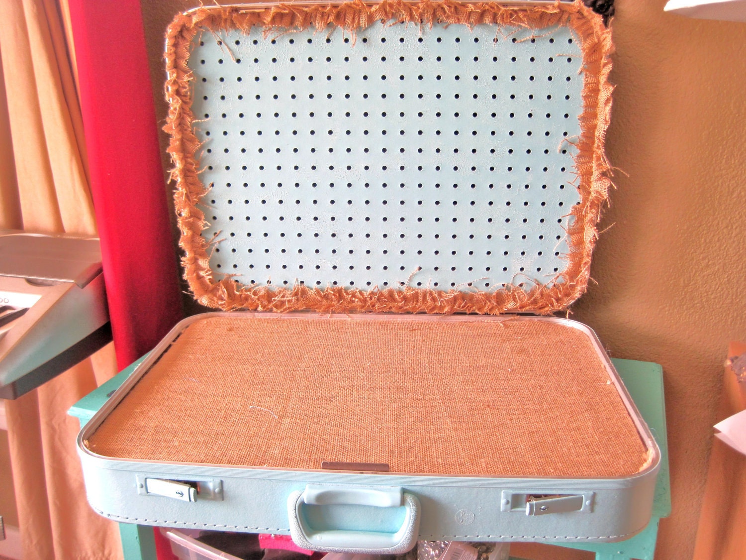 Vintage Suitcase Display 5