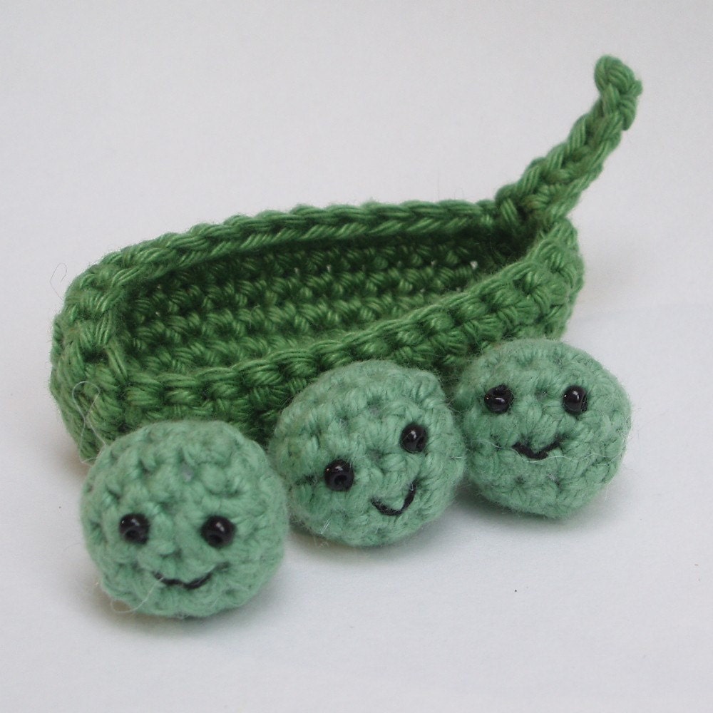 Crochet peas in a pod pattern peas in a pod amigurumi pdf by Lybo