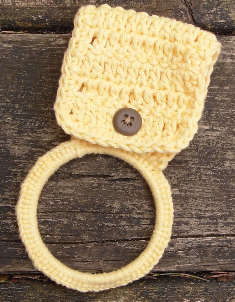 Crochet Kitchen Towel Holder by KayaLuCreations on Etsy