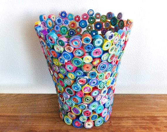 Recycled Magazine Vase: colorful vase upcycled from magazines