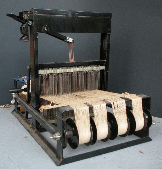 Antique Structo Artcraft Loom