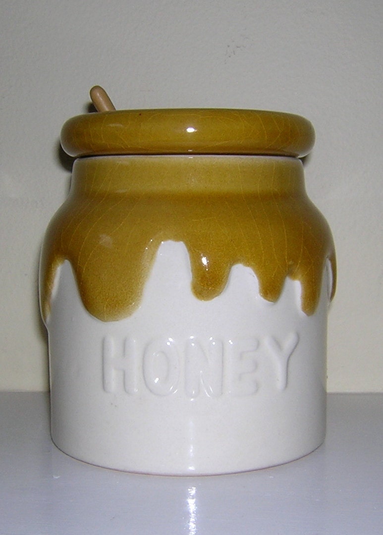 Vintage 1982 Teleflora ceramic honey jar with honey by CeCeVintage