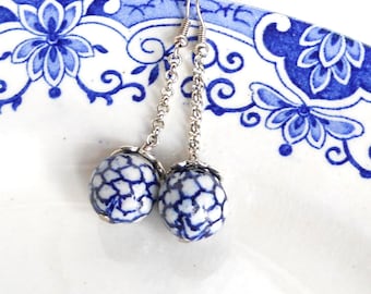 delft blue earrings delft blue jewelry dangle earrings Delft Holland white and blue blue dangle earrings