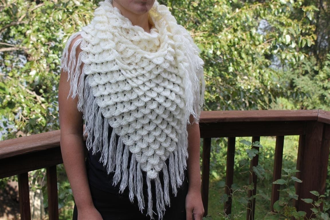 CROCHET PATTERN: Crocodile Stitch Triangle Shawl by bonitapatterns