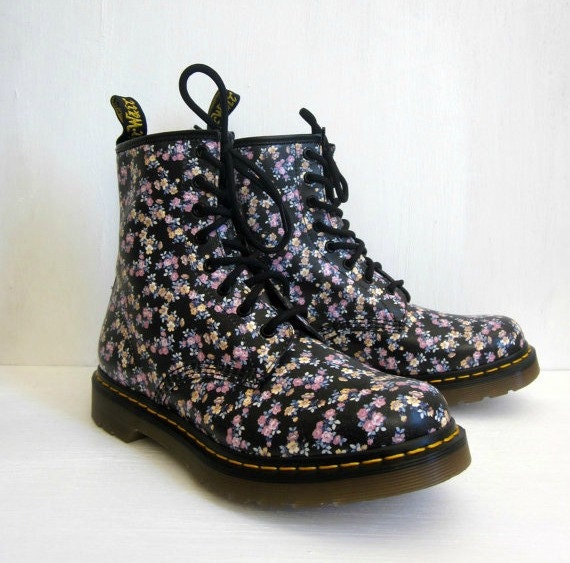 SALE vintage 90's floral doc martens the original dr.