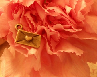 20 pcs of Antique Bronze Love Letter Envelope Charm Pendants Drops D02-Rd