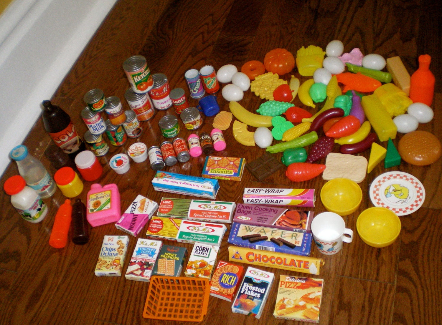 Huge lot of Vintage Play Food Over 100 pieces
