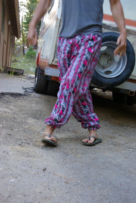 1980s Hammer Parachute Pants XL by SunRipenedVintage on Etsy