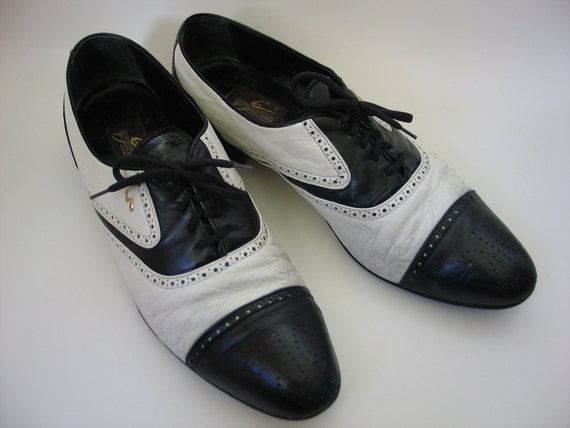 Vintage 1980s Giorgio Brutini Men's Oxford Shoes by ChoiceClassics