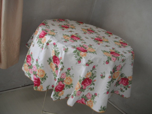 round tablecloth shabby chic roses tablecloth fuscia and round tablecloth shabby chic roses tablecloth fuscia and