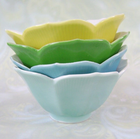 Vintage Ceramic Lotus Bowls in Colors Japan by Paisleyana on Etsy