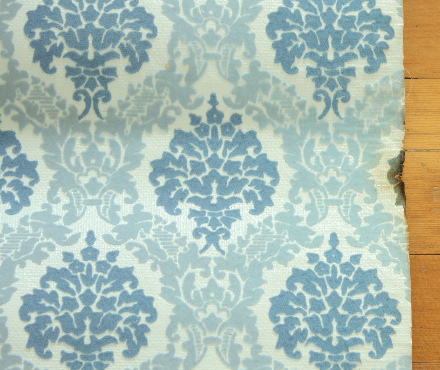 Beautiful Vintage Flocked Damask Wallpaper Shades of Blue by