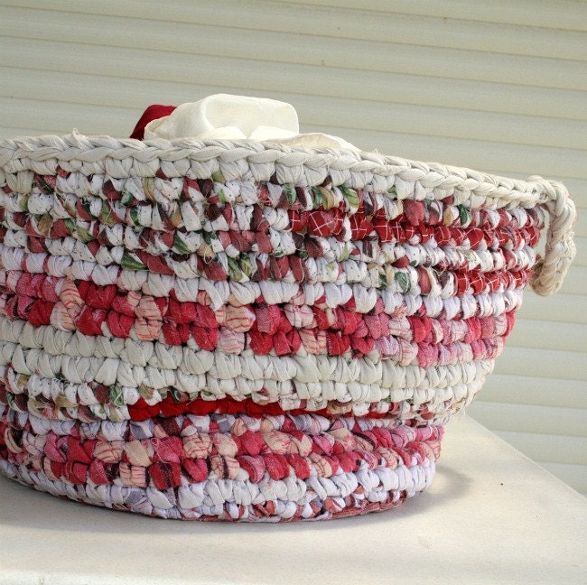 Big upcycled crochet laundry basket in red and white with