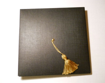 25 Graduation Invitation or Announcement High school, college, university - Cap Shaped