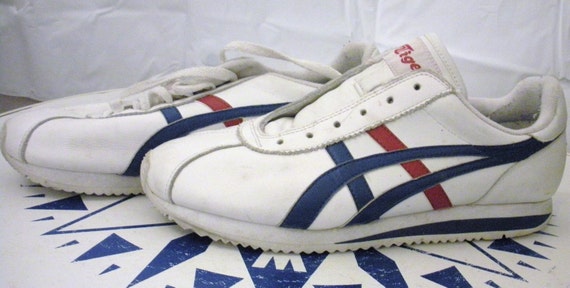 Items similar to Vintage Hard To Find 80s ASICS RUNNING SHOES Red White ...