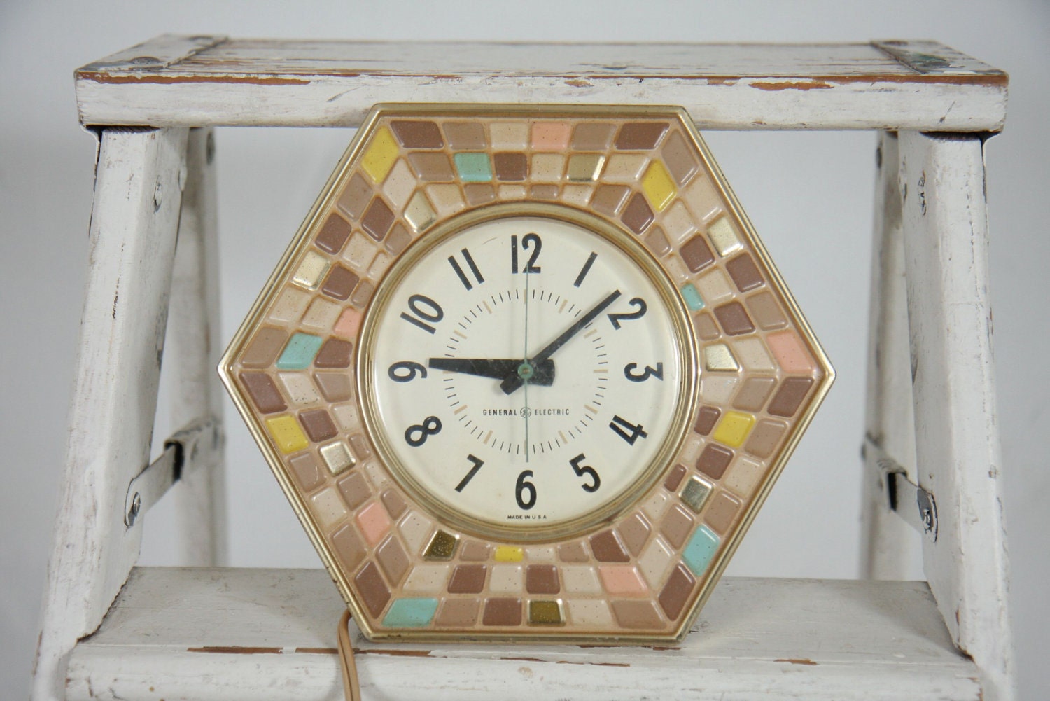 vintage electric kitchen wall clock