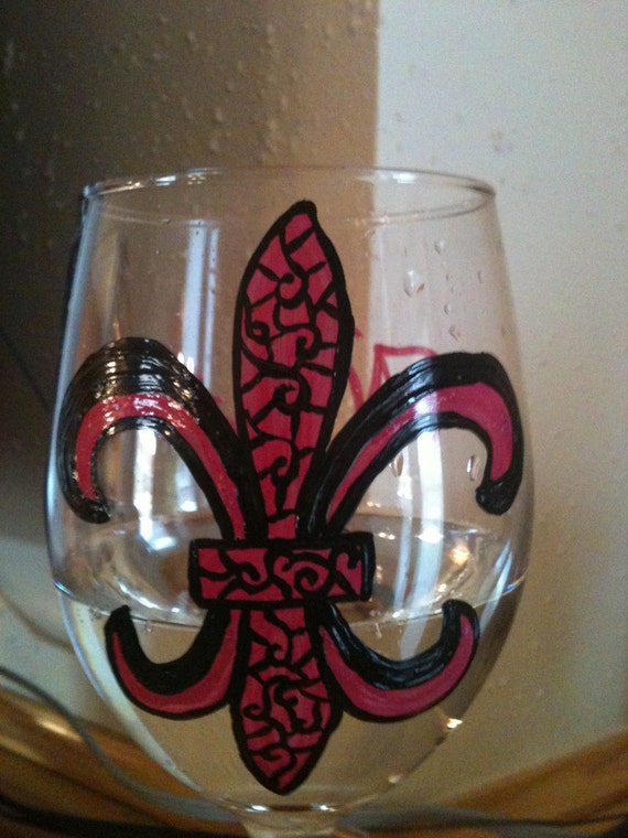 Fleur de lis Wine Glass